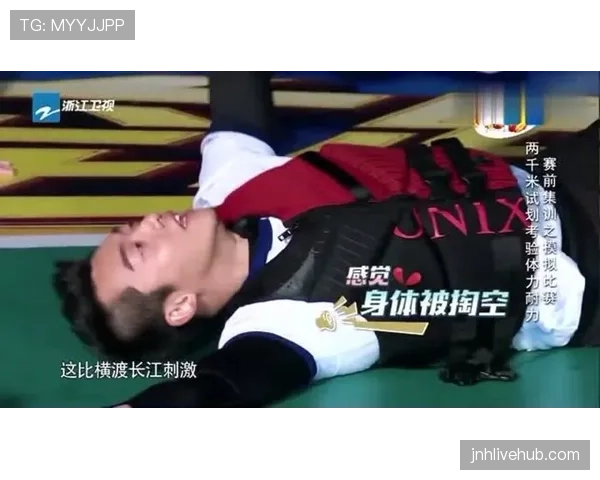 袁悦训练完直接啃鸡腿？这反差谁懂啊